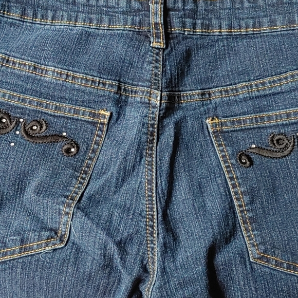 Nice old jeans in style now - Picture 2 of 3